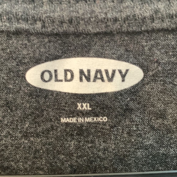 Mens old navy graphic tee - Picture 2 of 3